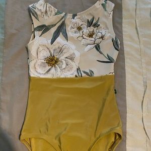 Lucky leo leotard